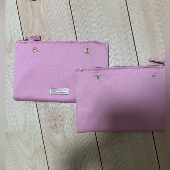 Prada makeup bag - Picture 3 of 5